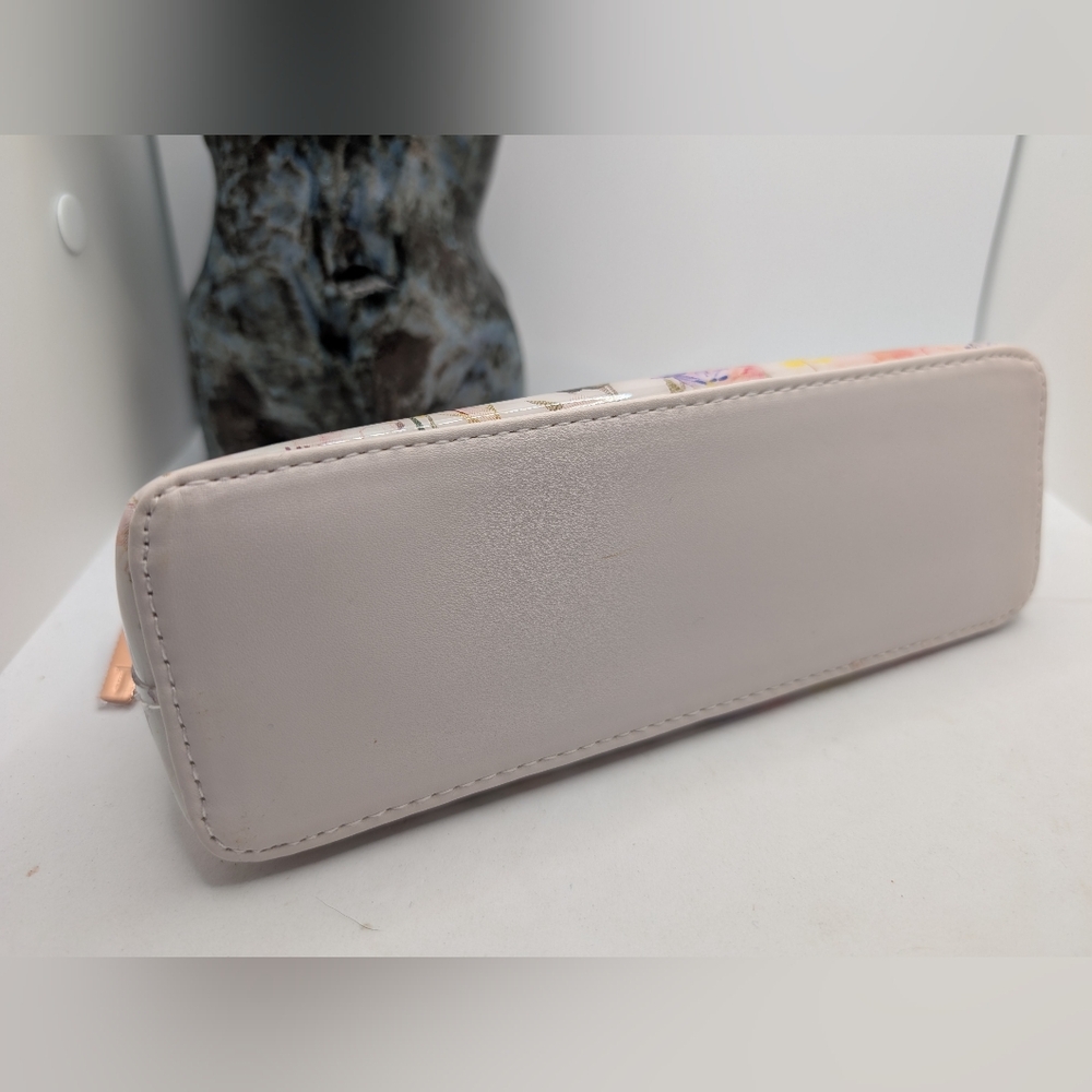 Ted Baker Cream and Pink Cosmetic Bag Rose Gold Zipper - Picture 4 of 7